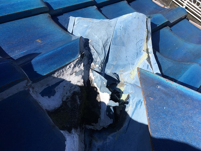 原因は谷板金の劣化